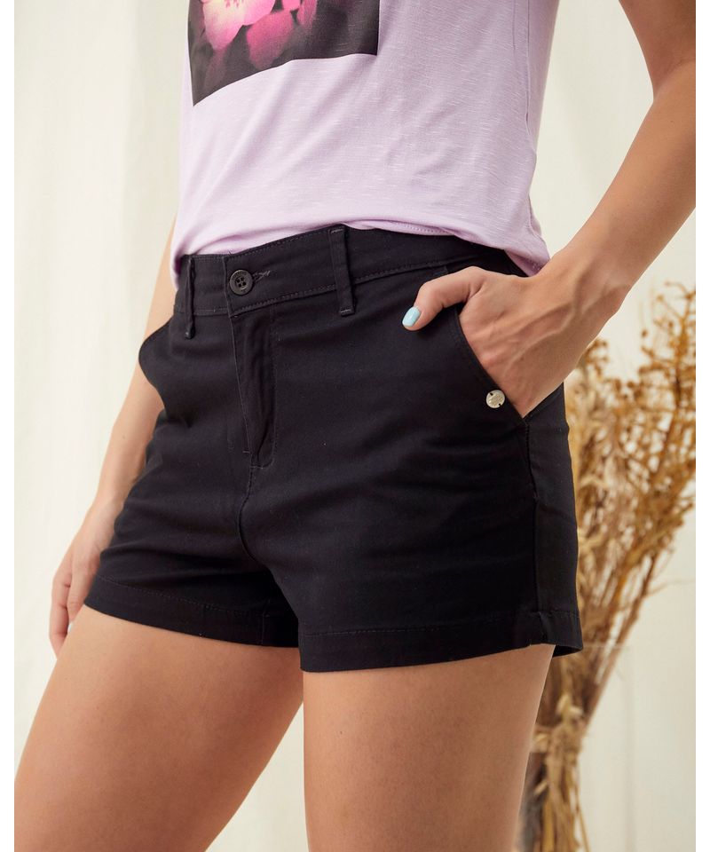 Shorts-y-polleras-de-mujer