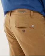 pantalon-chino-de-gabardina-hombre