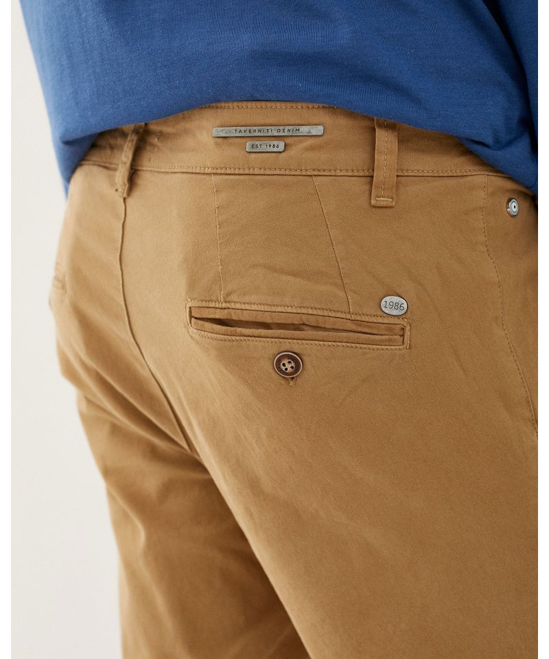 pantalon-chino-de-gabardina-hombre